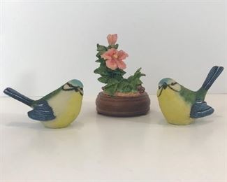 Birds and hibiscus figurines