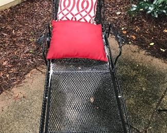 Alternate view of chaise lounge chair