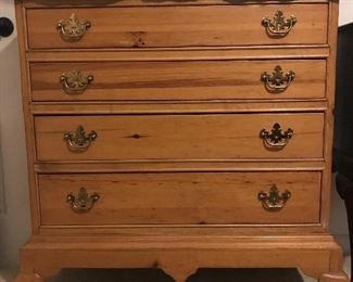 Thomasville chest