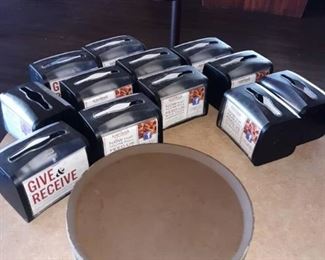 Napkin Dispensers& Serving Trays