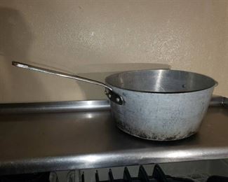 Aluminum pot