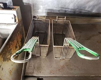 (2) fry baskets
