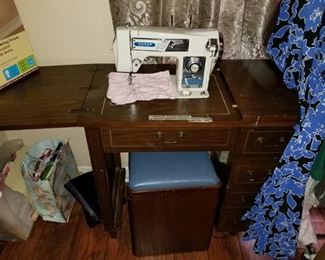 Morse vintage sewing machine in excellent working condition