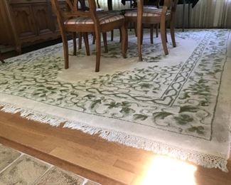 8' x 11' wool rug - cream & green