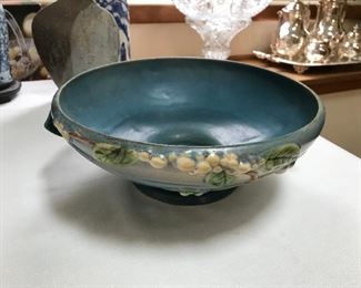 Roseville Pottery IFB-10 "Snowberry" Bowl