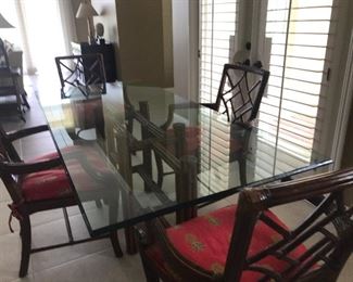 Laneventure Dining Set