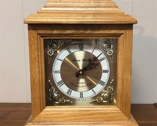 "DANIEL DAKOTA Westminster Chime" Oak Mantle Clock 