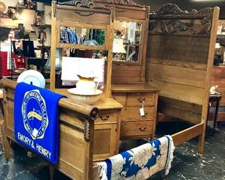 c.early 1900's, Ornately Carved 3-Piece Matching Oak Bedroom Suite