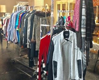 HUGE collection of clothing, Mens & Women's, Name Brand Nice Clothing! 