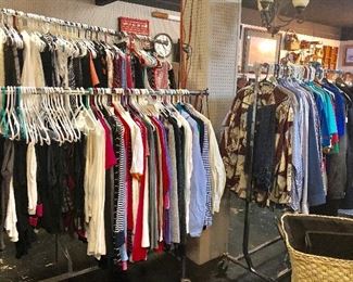 HUGE collection of clothing, Mens & Women's, Name Brand Nice Clothing! 