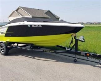 Upgraded 2014 Four Winns Horizon H190 RS 260 HP, 5.0 Liter 19' Boat with Matching Trailer