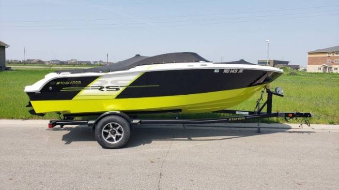 Upgraded 2014 Four Winns Horizon H190 RS 260 HP, 5.0 Liter 19' Boat with Matching Trailer