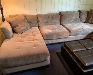 Sectional, 2 pc can be separated 