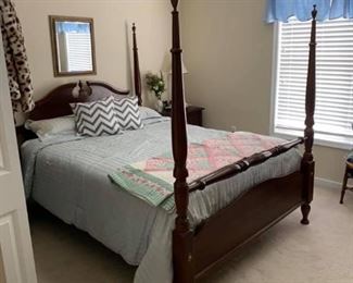 Queen Sz Four Poster Bed