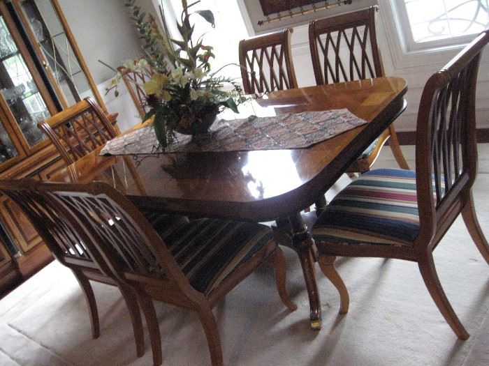 Universal Dining Table with Eight Chairs and Two Leaves, Nice Rug (11x9), One of the many Flower Arrangements in this sale...