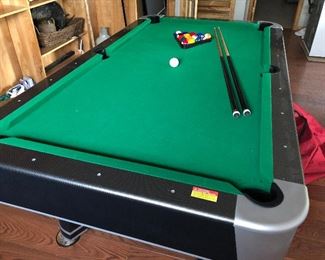 complete pool table