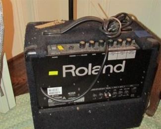ROLAND amplifier