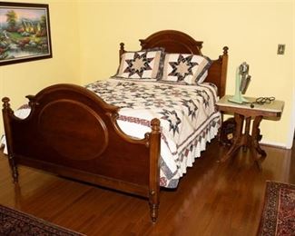 6. Victorian Queen Size Bed