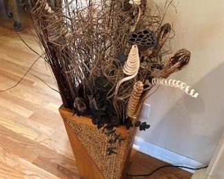 Dried flower arrangement 