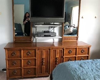Dresser with 2 arched mirrors, TV not included