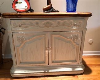 Hibriten  Bar cart 31" opens to 44"