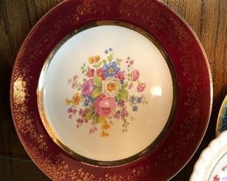Aristocrat By Imperial Salem China Co. 23 Karat Gold