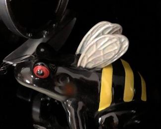 Fanciful Frogs Bee Hoppy