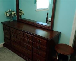 Dresser with Mirror(NOT DISCOUNTED)