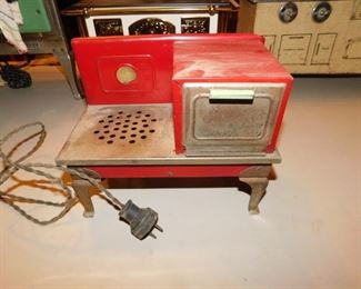 Early Red Child's Stove/Oven