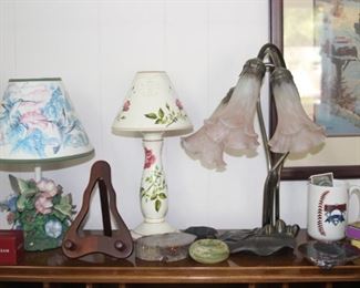Selection of table lamps. Quartz stone items.