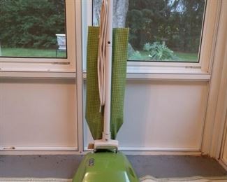 Beautiful vintage lime green Hoover