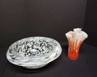 Handblown Vase and Oversized Bowl https://ctbids.com/#!/description/share/171914