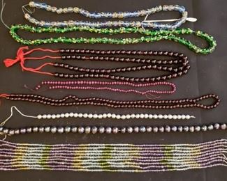 Multi color strands for jewelry making https://ctbids.com/#!/description/share/171941