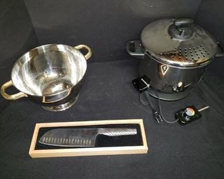 Soup or salad tureen, 7" japanese santoku knife and electric pot. https://ctbids.com/#!/description/share/171961