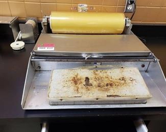 Heat seal wrapping maching