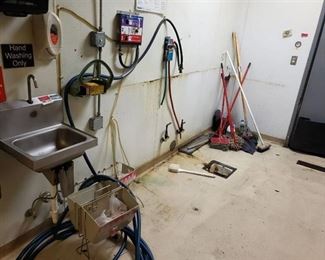 Brooms, mops, spray hose