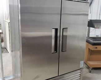 Master-bilt 2 door freezer