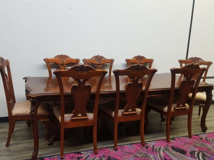 Formal dinning table & 8 chairs