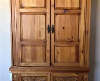 Broyhill Bedroom Suite: Dresser w Mirror, 2 Nightstands, Queen Bedframe, Armoire (Sold Separately)