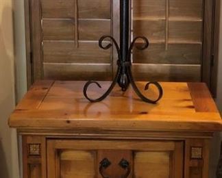 Broyhill Bedroom Suite: 3-Pc Wall Unit, King Size Bed Frame, 2 Nightstands, Dresser w Mirror