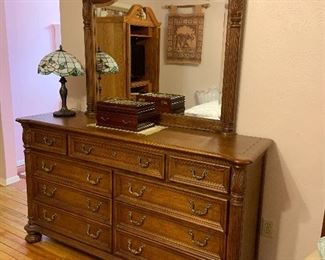 9 drawer dresser with mirror 
