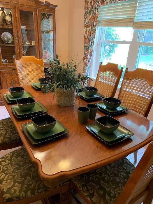 8 place settings green pottery 