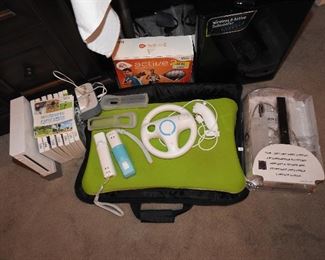 Wii w/lots of Extras