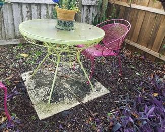 Woodard Mesh Table & 2 Chairs...It's Cleaner now!