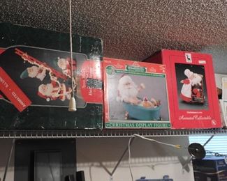Large Christmas Pieces in Garage, the rest on the Porch