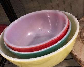Vintage Pyrex Primary colors nesting bowls