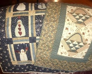 Quilt table toppers