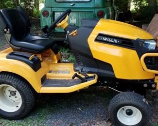 Cub Cadet lawn tractor (no mower deck)