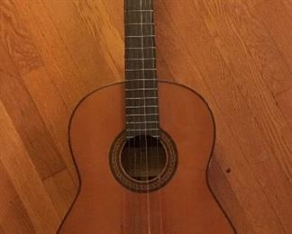 Wonderful Yamaha G40 Guitar