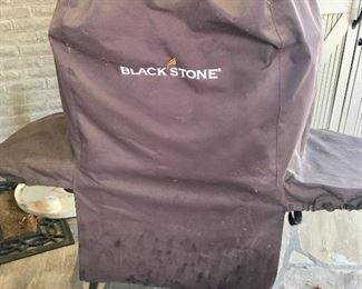 Pizza cooker by Blackstone